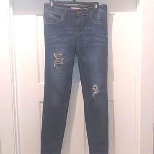 Ymi, sz 9, mid-rise jeans with holes